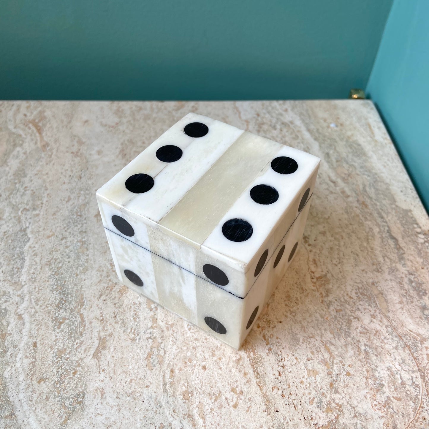 White Resin Dice Box with 5 Dice