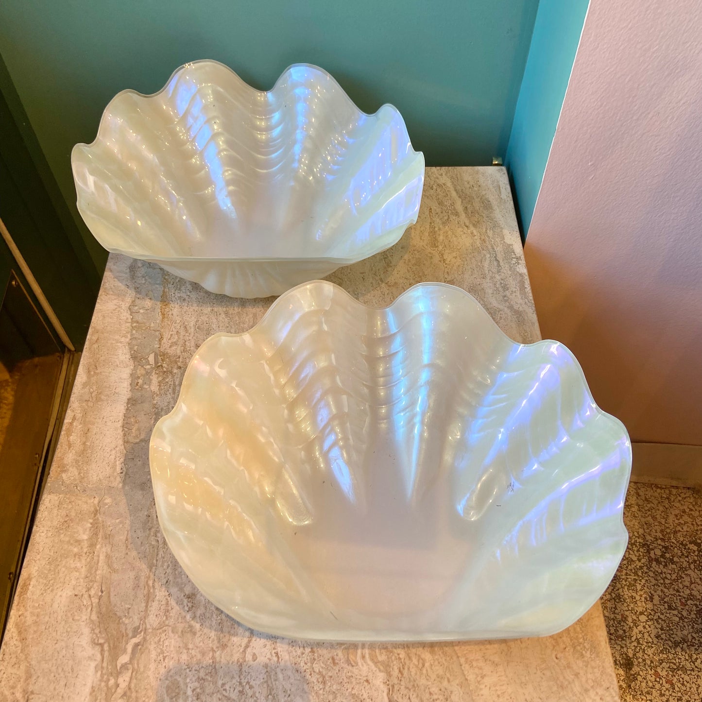 Vintage Pearlescent Lucite Clam Shell Bowl