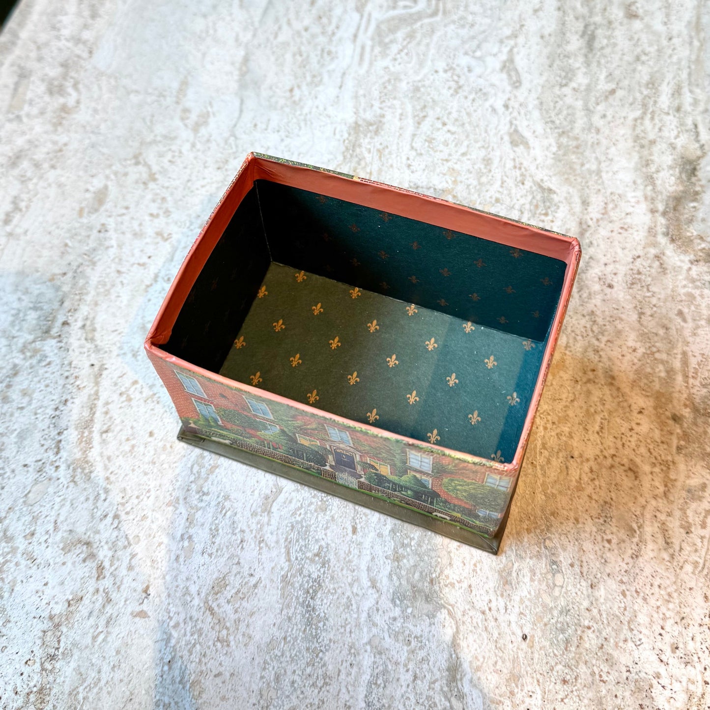 Vintage House Keepsake Box by Alan Cracknell