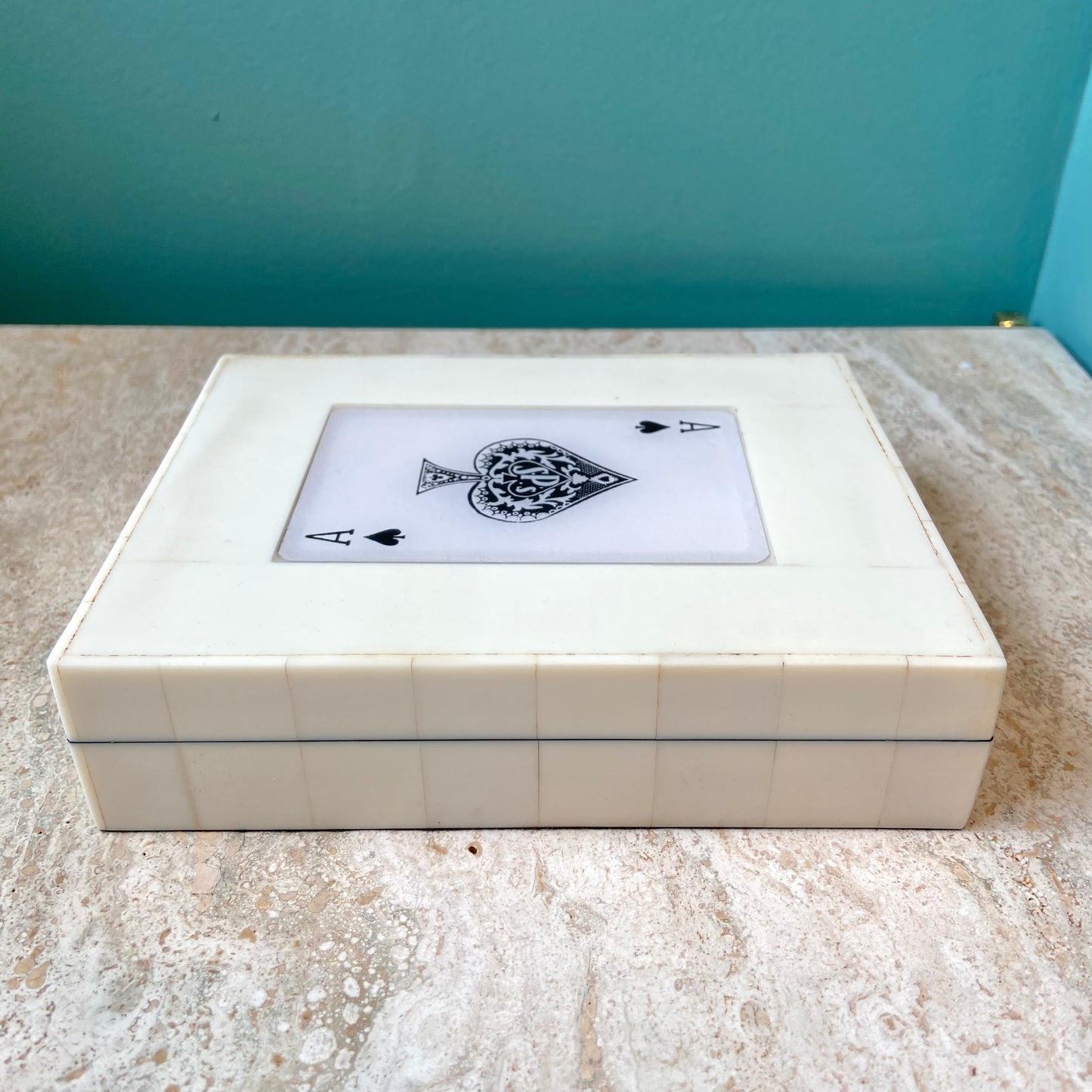 White Resin Ace Box with 2 Deck of Cards