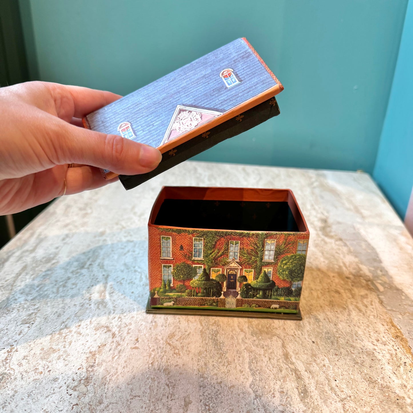 Vintage House Keepsake Box by Alan Cracknell