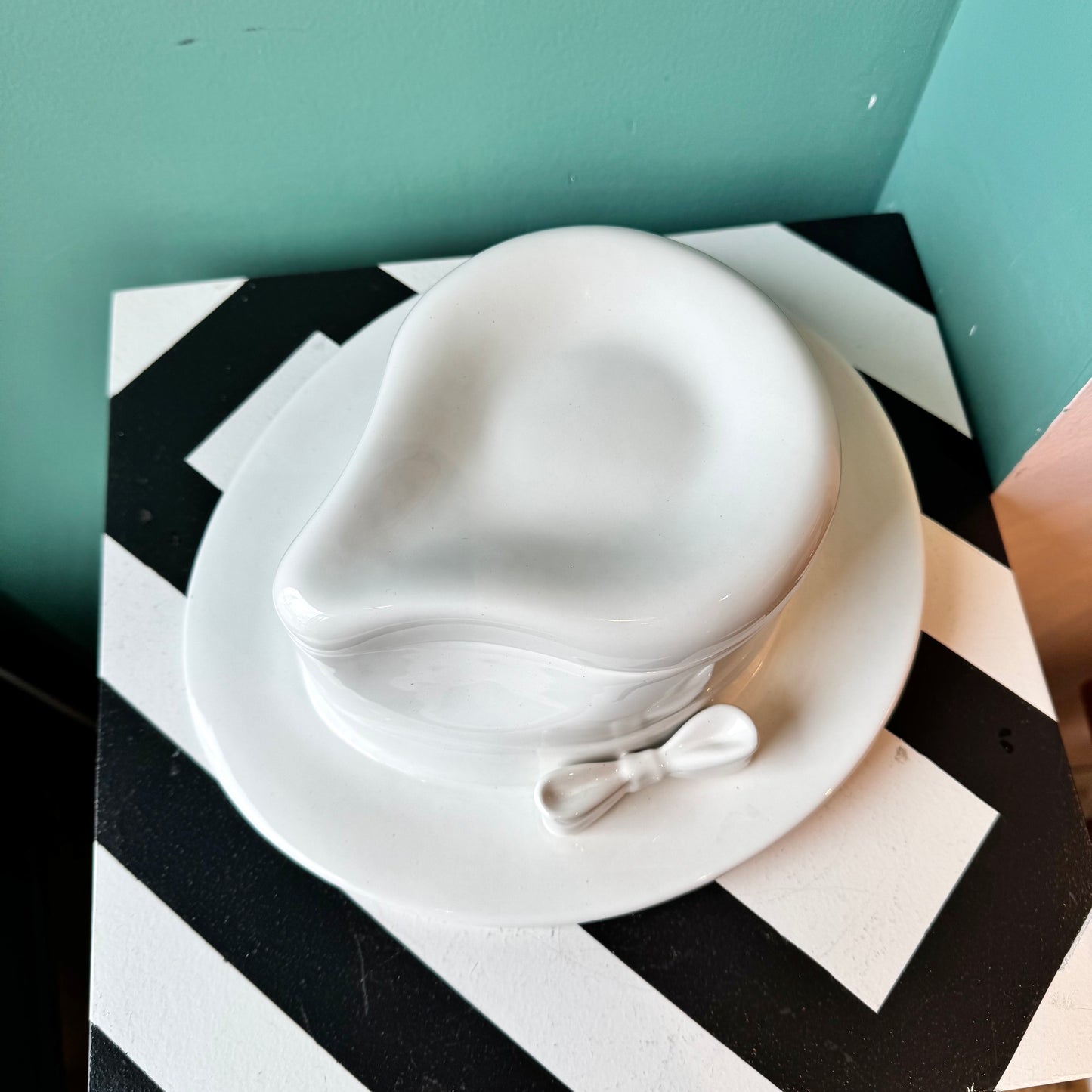 Vintage 1960’s Italian Ceramic Fedora Box by Mancer