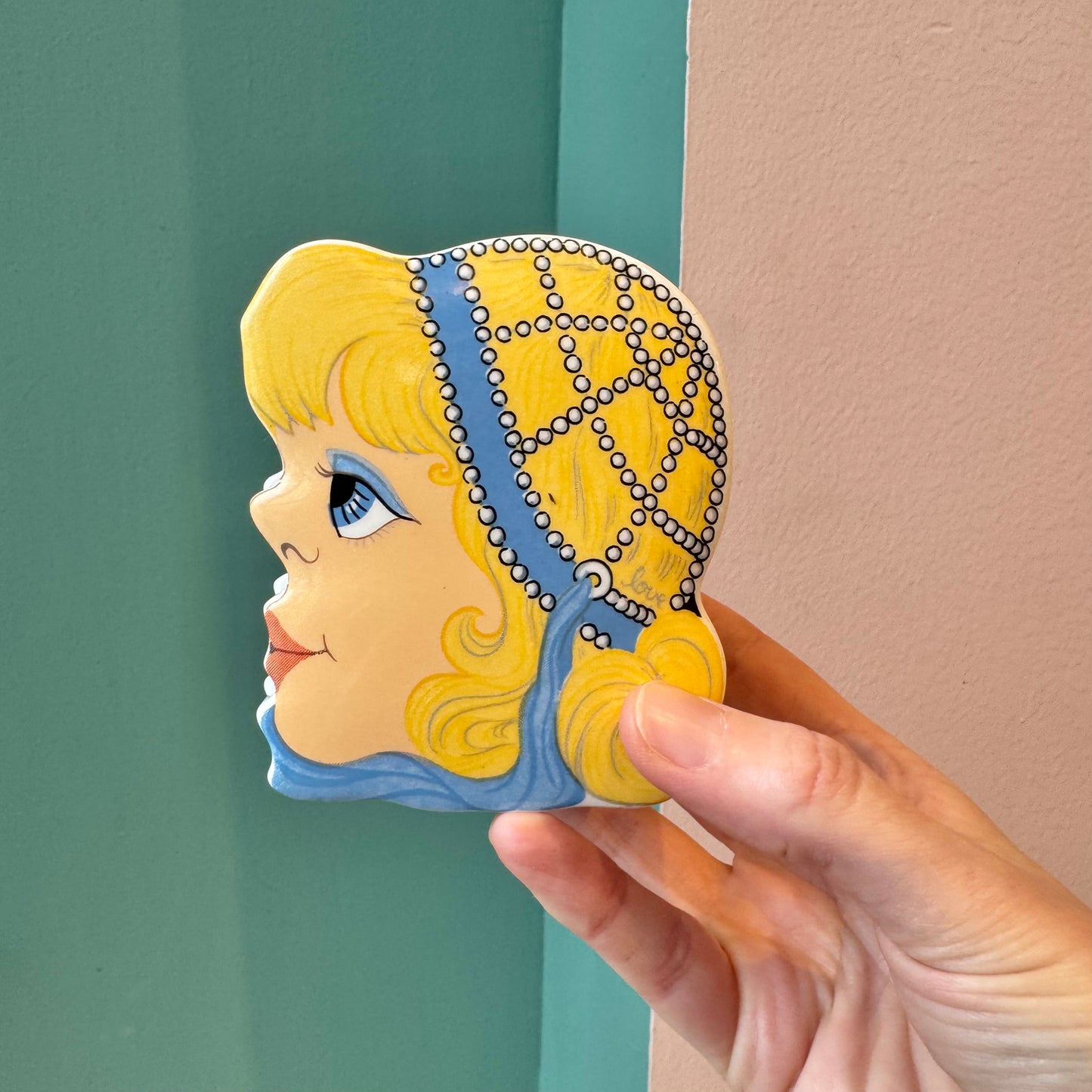 Vintage Pair of 1978 Maid Marian & Robin Hood Kissing Trinket Boxes