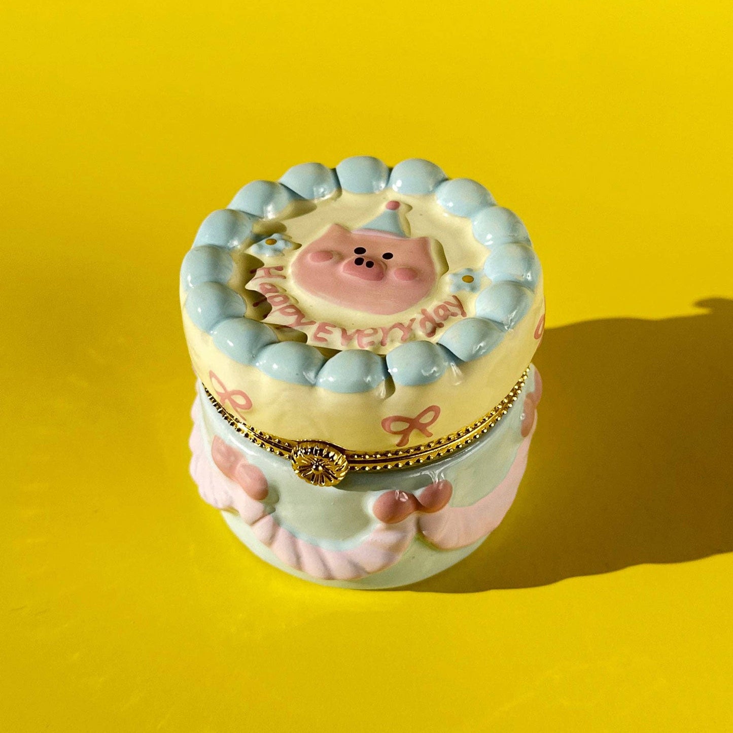 Pig "Happy Everyday" Cake Trinket Box