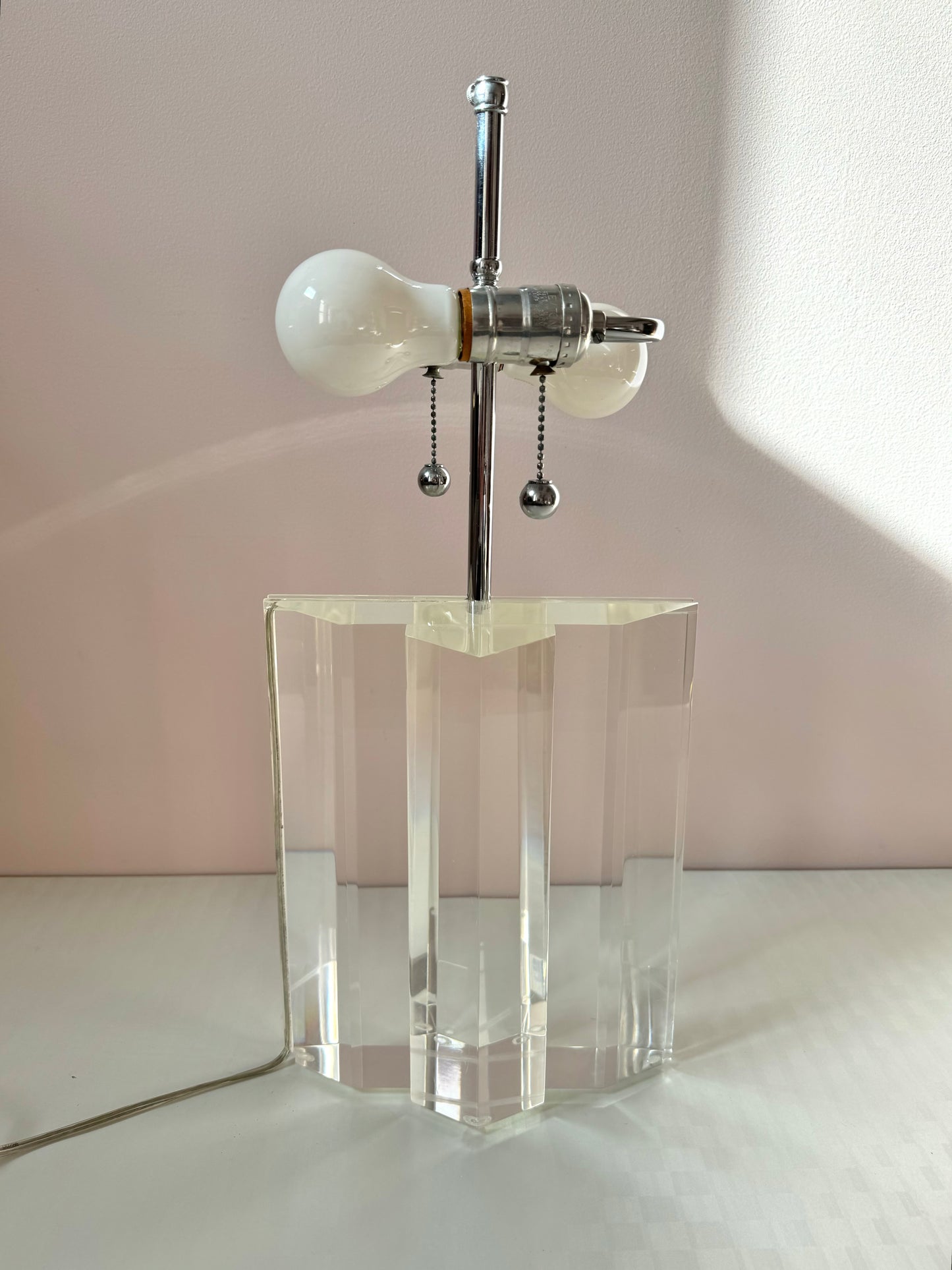 Vintage Lucite Diamond Block Lamp by Les Prismatiques/item