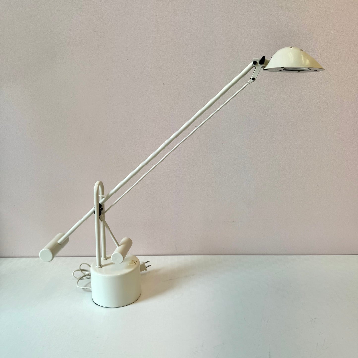 Vintage Postmodern White Cantilevered Arm Adjustable Desk Lamp