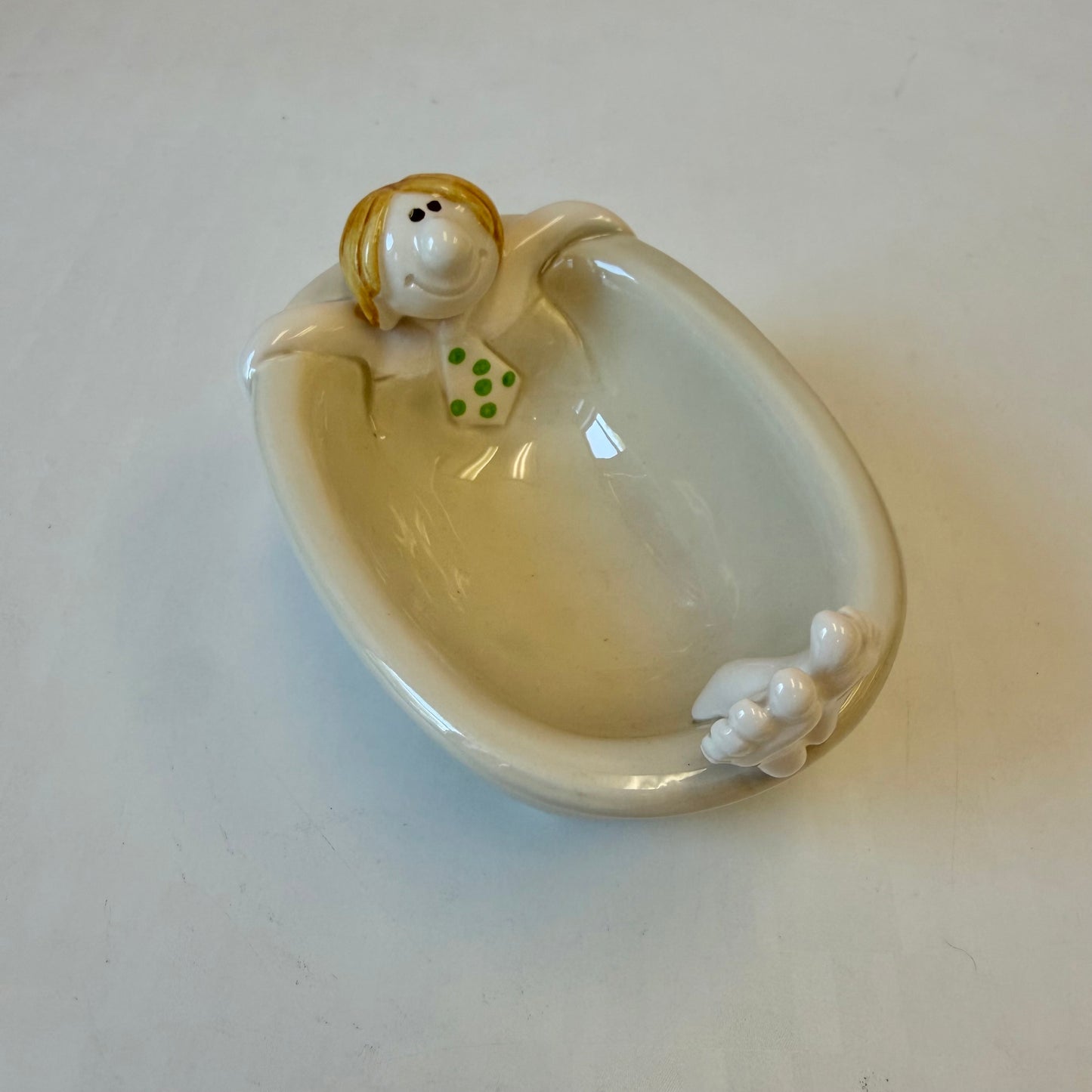 Vintage Fitz & Floyd Ceramic Bathtub Soap Dish