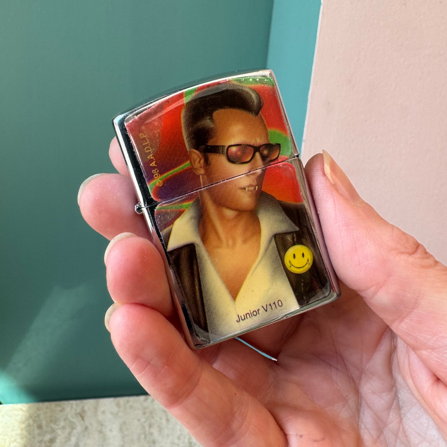 Vintage Vampire Lighter/item