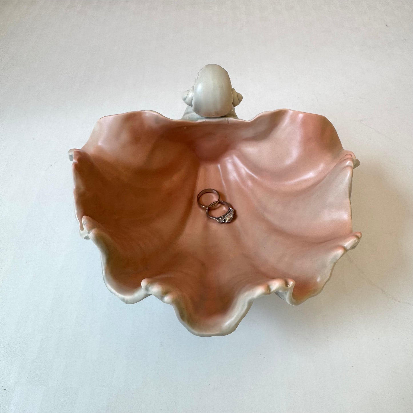 Vintage Fitz and Floyd Ceramic Footed Shell Dish
