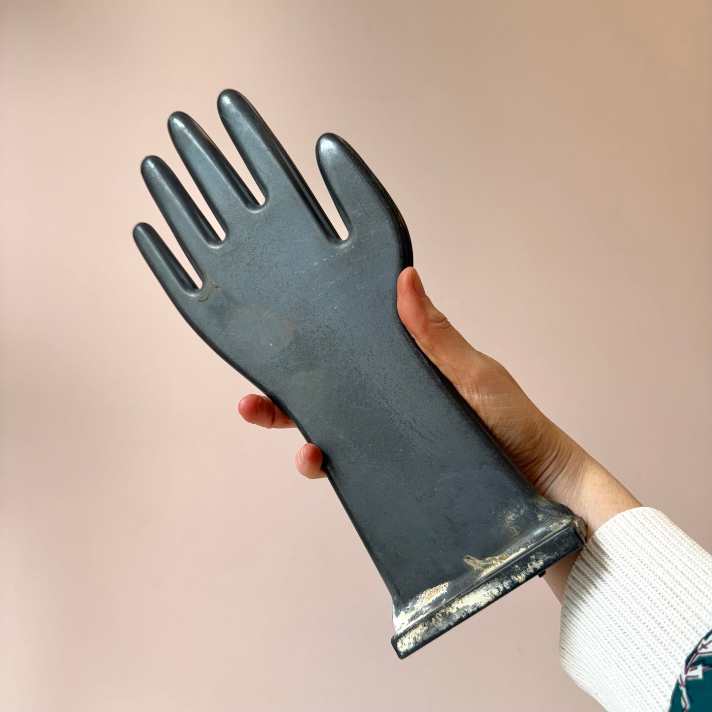 Vintage Pair of Ceramic Flat Glove Mold Display Hands