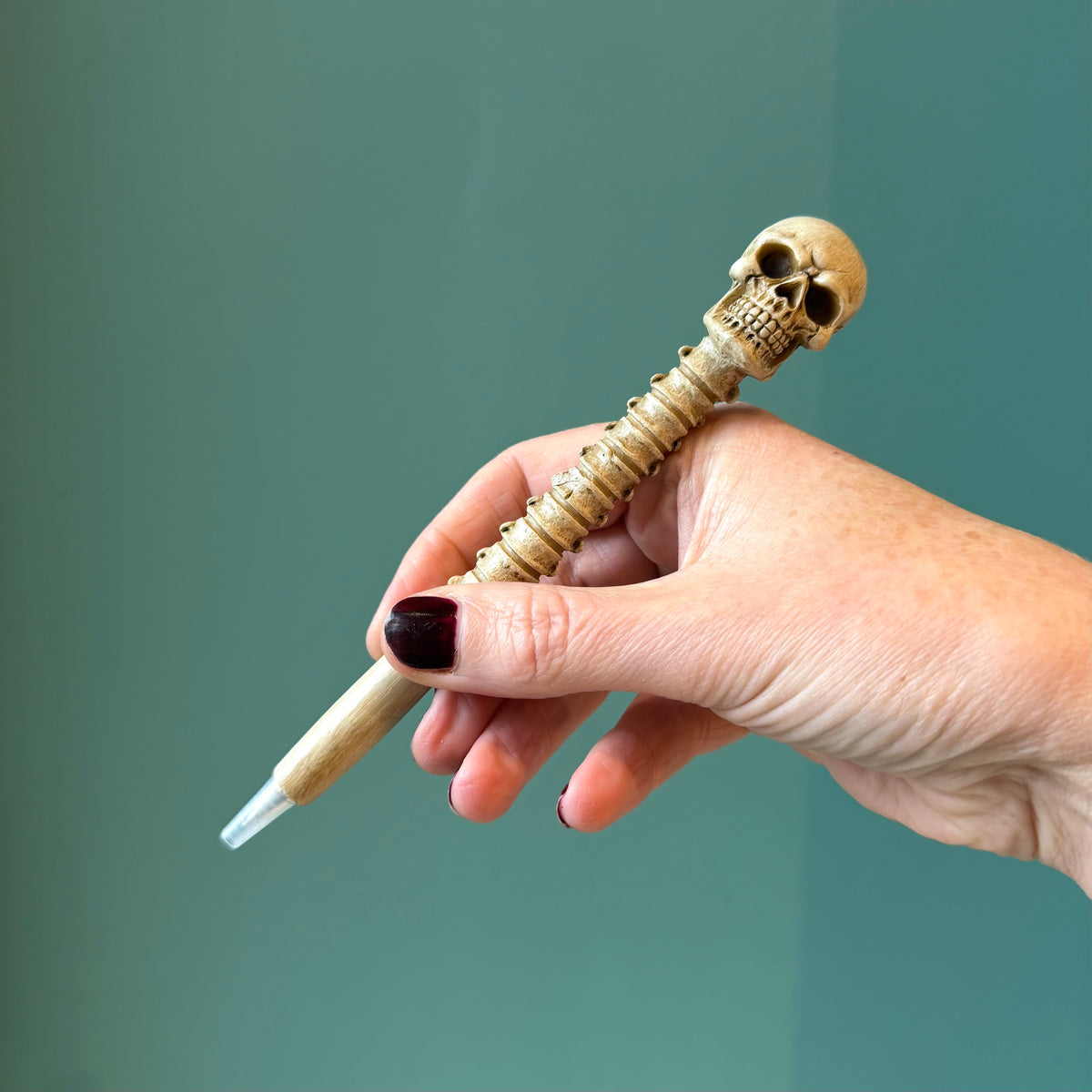 Skull Spine Pen
