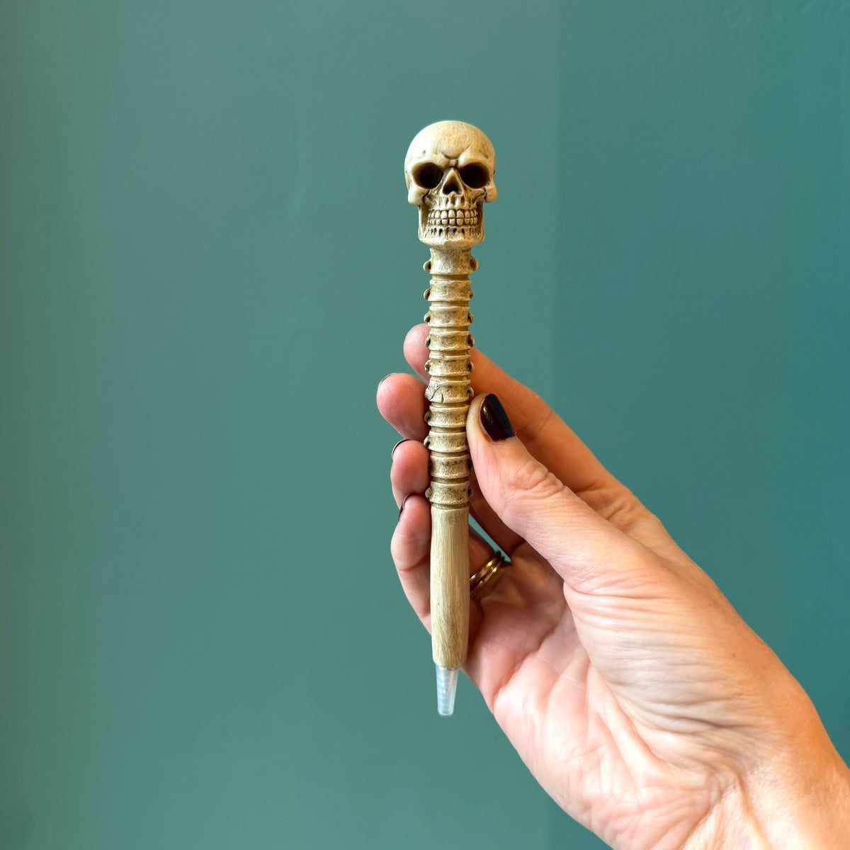 Skull Spine Pen