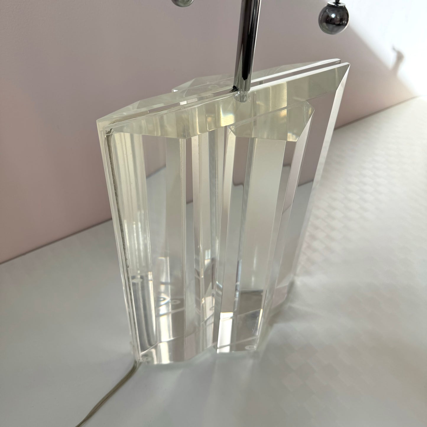Vintage Lucite Diamond Block Lamp by Les Prismatiques/item