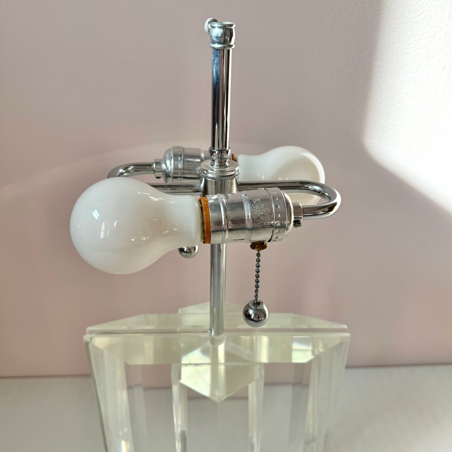 Vintage Lucite Diamond Block Lamp by Les Prismatiques/item