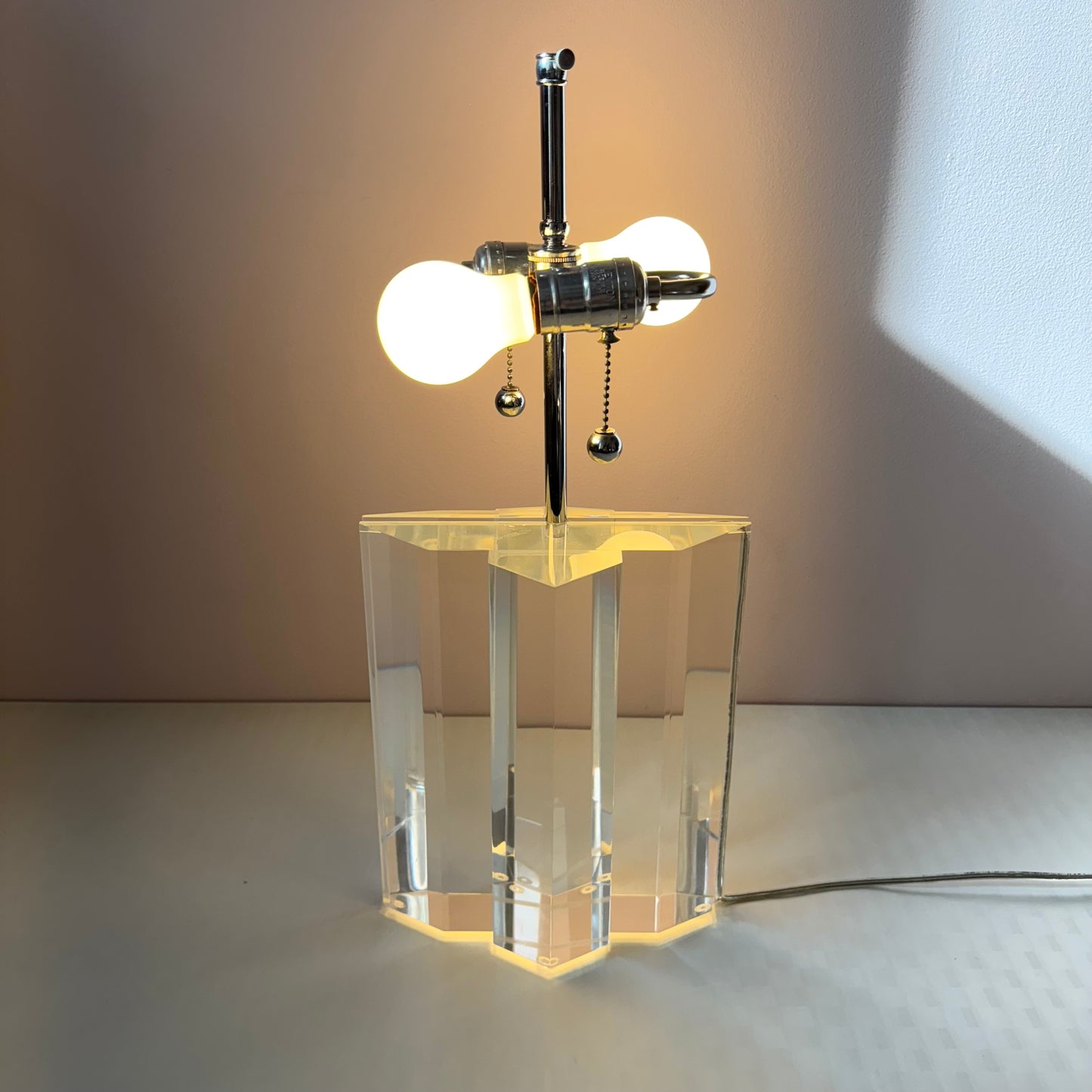 Vintage Lucite Diamond Block Lamp by Les Prismatiques/item