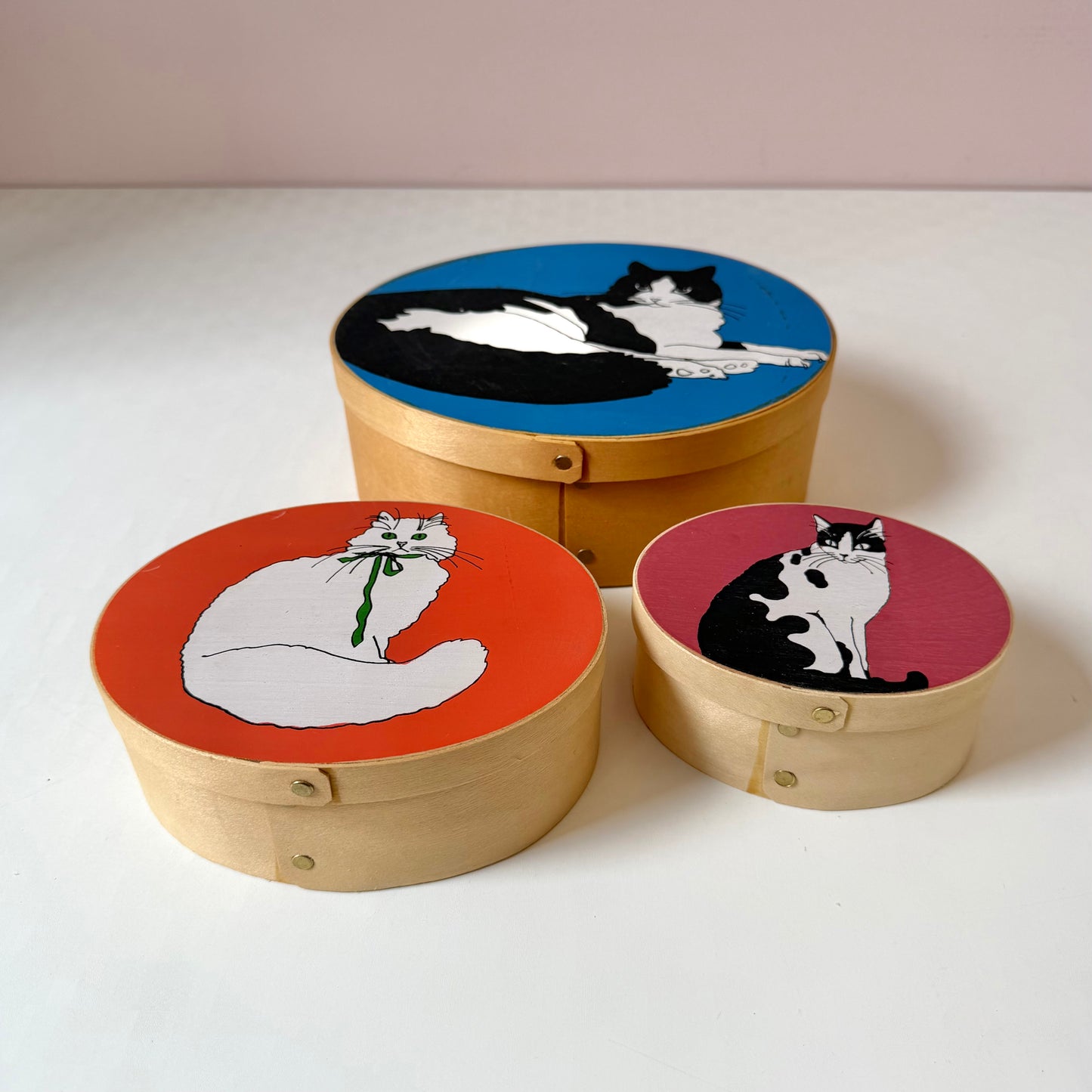 Set of 3 Vintage Wooden Cat Illustration Nesting Shaker Boxes
