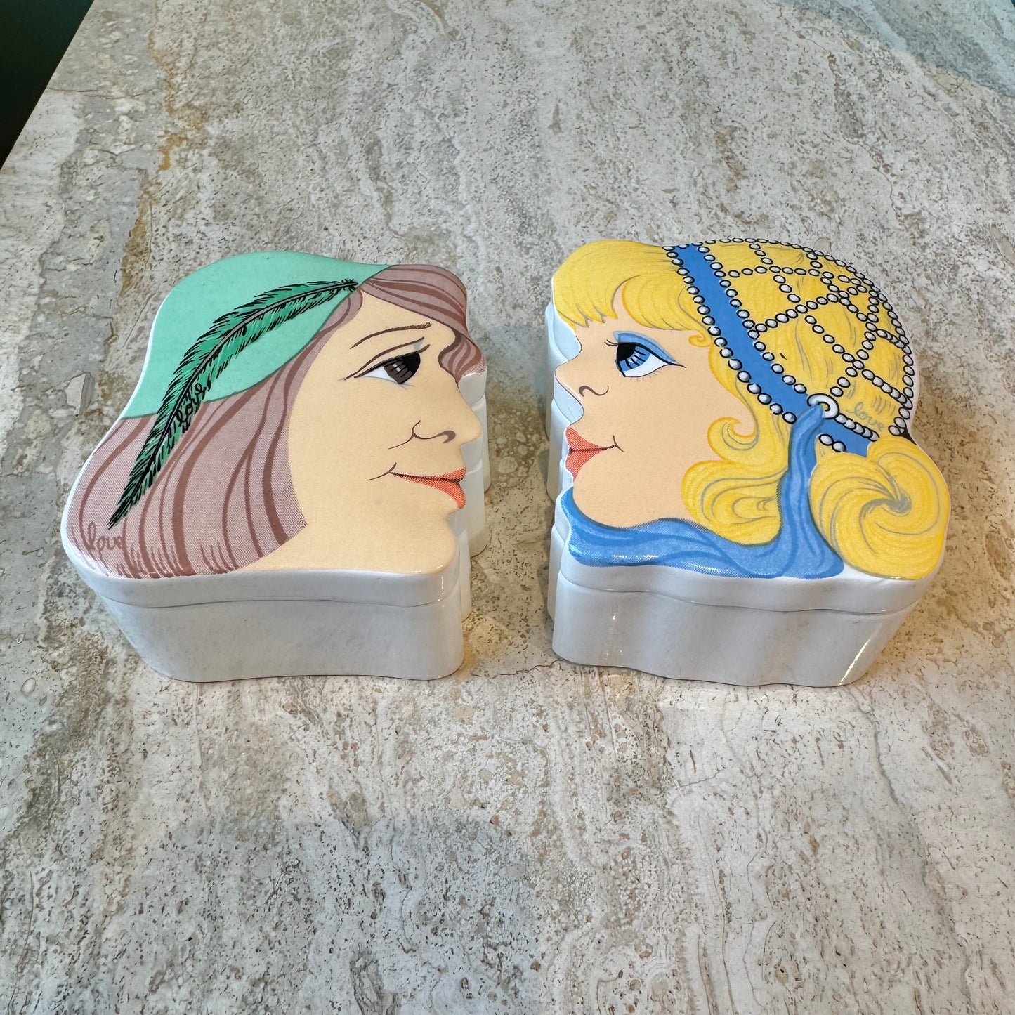 Vintage Pair of 1978 Maid Marian & Robin Hood Kissing Trinket Boxes