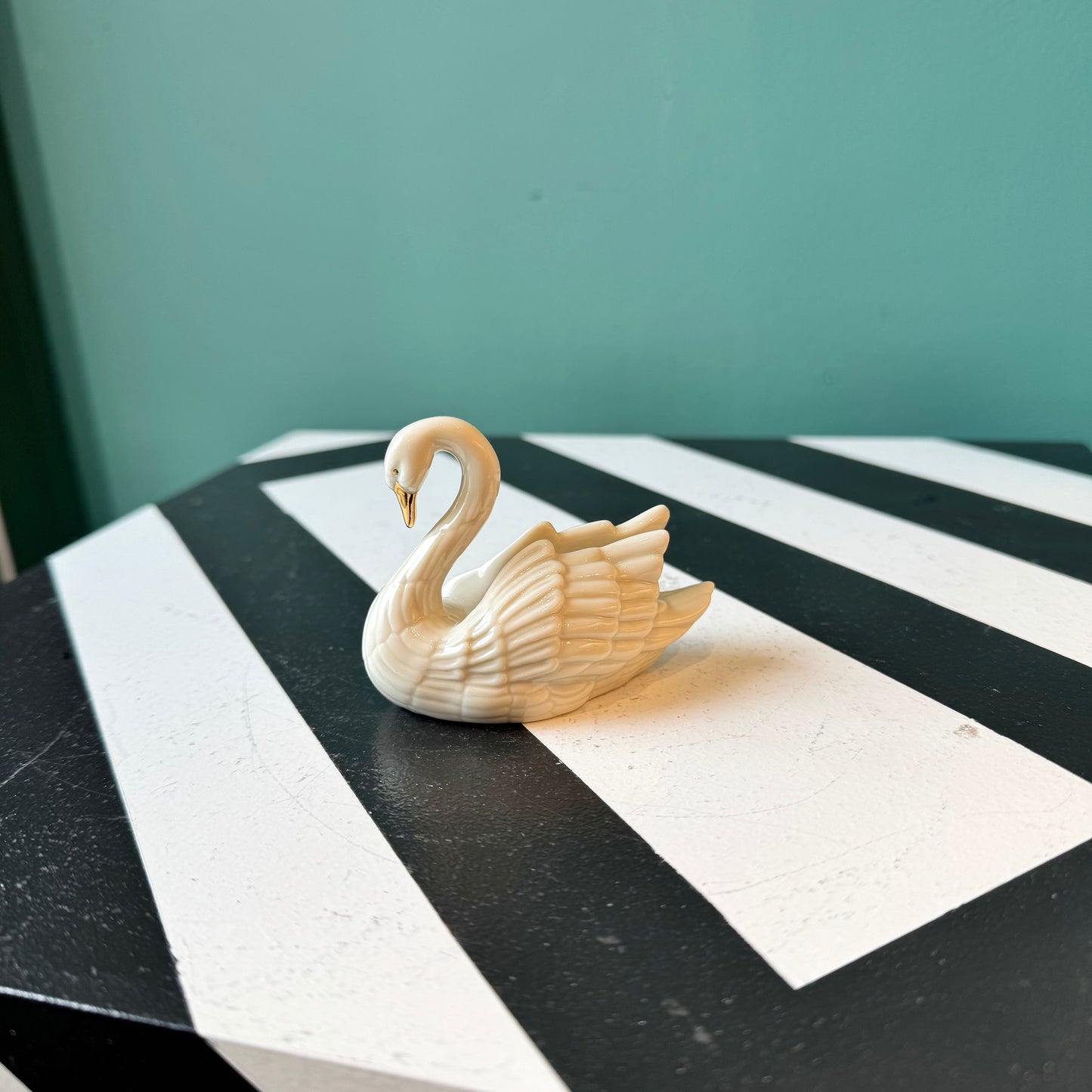 Vintage Porcelain Lenox Swan Figurine/Card Holder