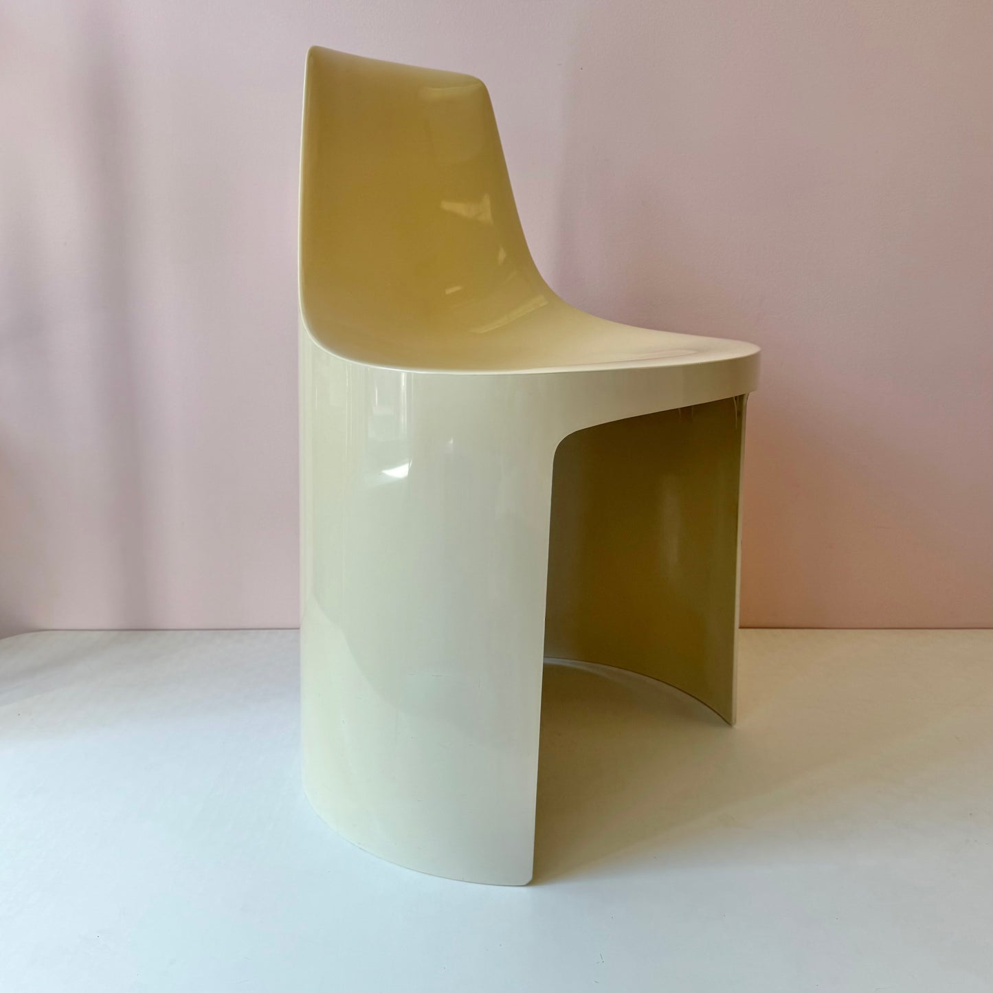 Vintage 1970's "UMBO" Cream Plastic Stacking Chair by Kay Leroy Ruggles