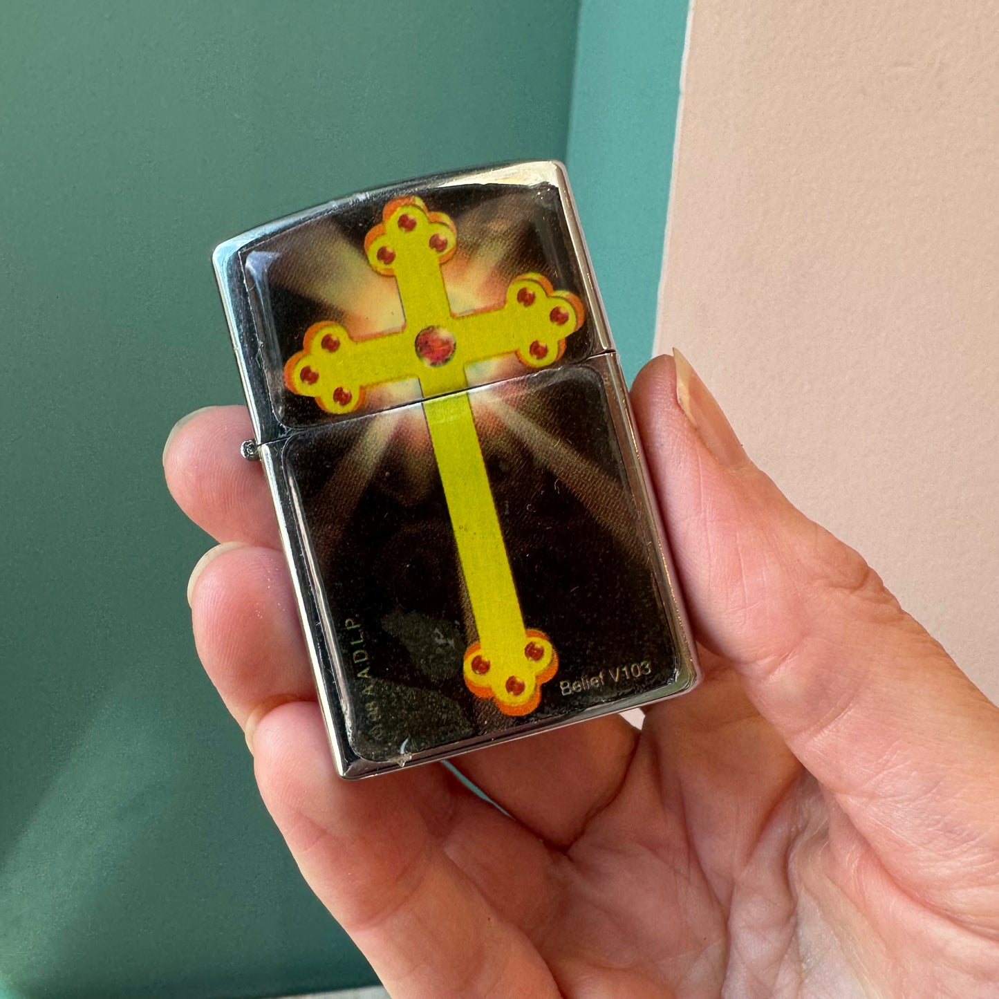 Vintage Vampire Lighter/item