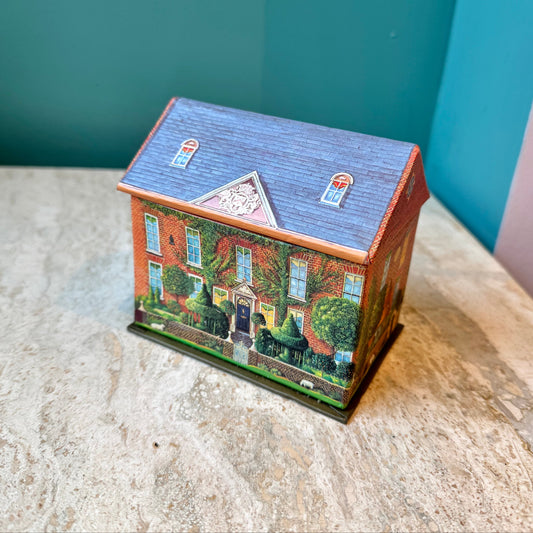 Vintage House Keepsake Box by Alan Cracknell