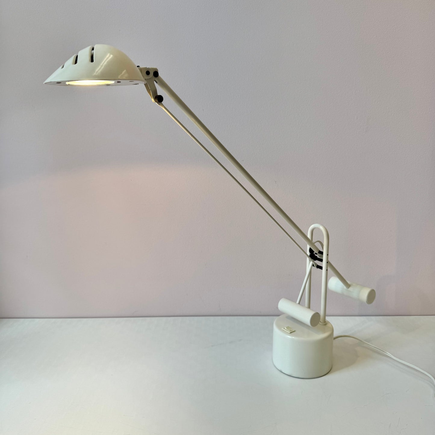 Vintage Postmodern White Cantilevered Arm Adjustable Desk Lamp
