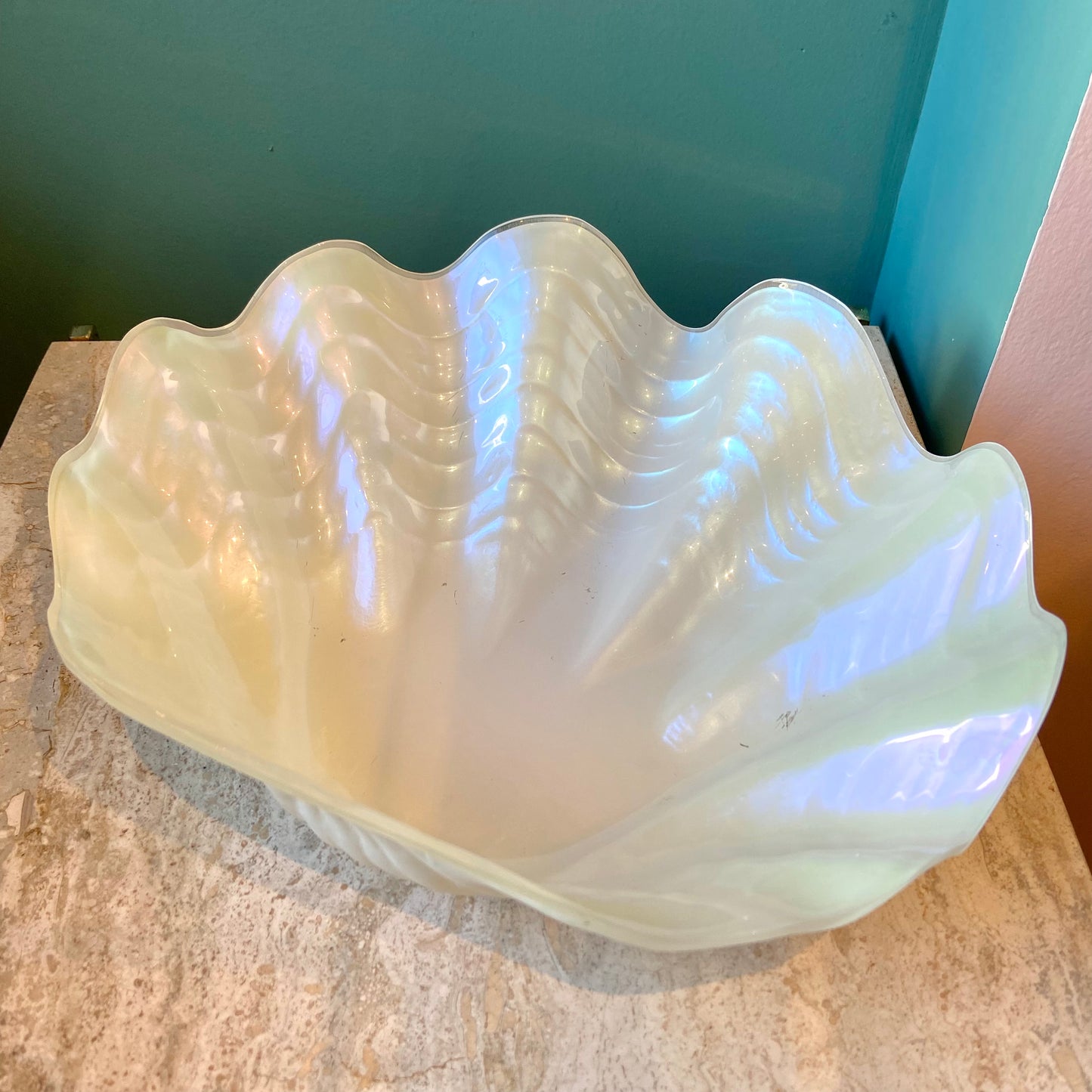 Vintage Pearlescent Lucite Clam Shell Bowl