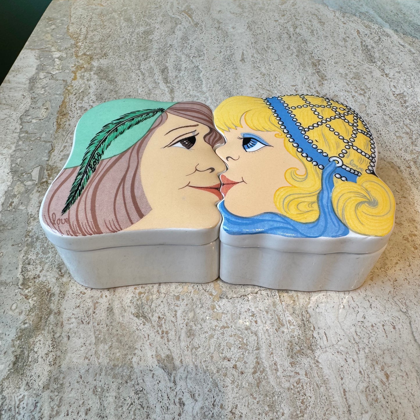 Vintage Pair of 1978 Maid Marian & Robin Hood Kissing Trinket Boxes