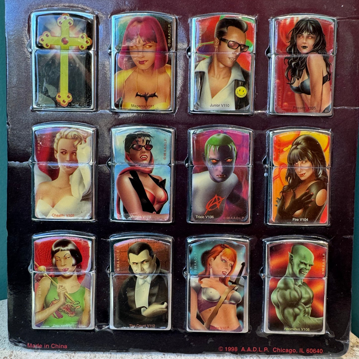 Vintage Vampire Lighter/item